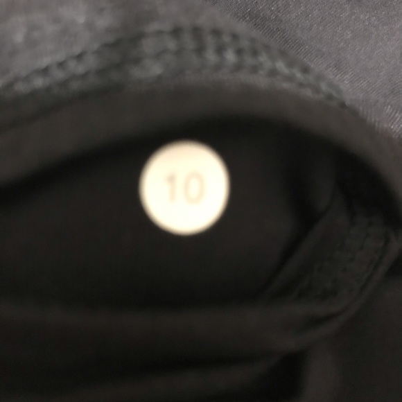 Lululemon pants size 10 - Picture 5 of 5